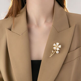 Peizhou flower brooch, feminine and high-end brooch, suit corsage, type a
