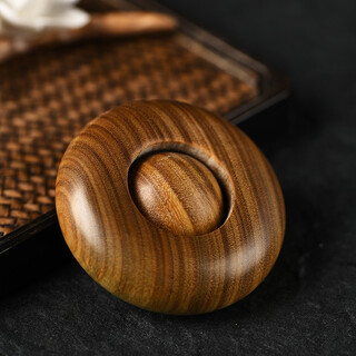 Xuan tong shilai bead-turning handle piece, bead-turning hollowing out process in the middle, decompressing bead-turning small ornaments, safe buckle, green sandalwood