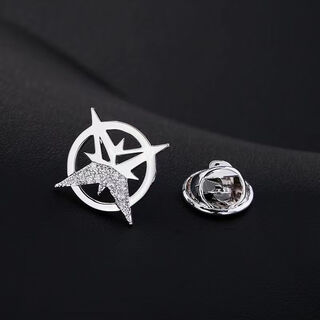 The six-pointed star at the end of the world, men's brooch-like suit corsage, coat collar pin, personalized simple suit, exquisite decoration, collection, priority delivery, cross star silver