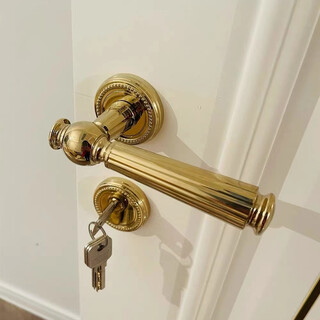 Huili's custom-made american golden indoor bedroom split room wooden door french handle light luxury magnetic lock a type golden millers 35-50mm universal type with key