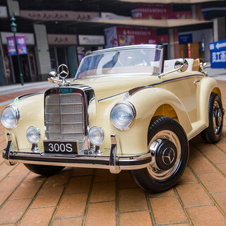 Harley bella mercedes-benz classic car remote control car children's electric car four-wheel walking artifact child baby toy car can sit on ivory rice