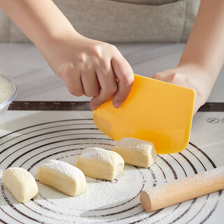 Xuechu dough cutter, toast bread, steamed buns, egg yolk pastry dough scraper, cake cream panel scraper baking tool