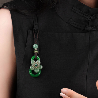 Ancient sayings, modern style, ancient style cheongsam, pressed lapel green hangings, dry green chinese clothes hangings, aventurine accessories 2025 new style for women