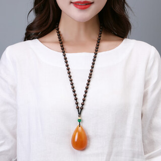 Goldsmith lee amber old beeswax pendant for women high-end long sweater chain pendant chicken fat yellow water drop necklace birthday gift old honey water drop chicken wing wood chain
