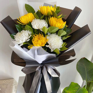 Huayiwan tomb-sweeping festival chrysanthemum flowers are delivered in the same city and sacrificial bouquets are delivered to flower shops in the same city across the country. 7 yellow and white chrysanthemums are mixed and matched-recommended. flowers are delivered to your door in the same city and the estimated delivery time is displayed. just leave a message and receive the flowers.