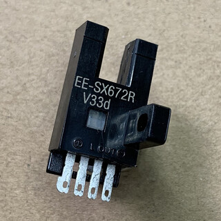 
U-slot type photoelectric switch limit sensor EE-SX670/671R/672P/673/674A/75 sensor EE-SX672R PNP type control positive sensor Old model