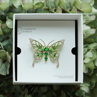 Cela butterfly brooch insect animal light luxury copper gold plated translucent sparkling birthday gift packaging butterfly brooch a01-202