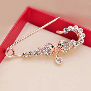 Xiandie new cute big pin buckle fixed sweater clothes cardigan accessories lock shawl women's brooch corsage