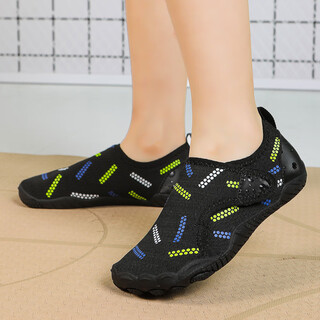 Mccann indoor climbing shoes, children's rope skipping shoes, women's sports shoes, shock-absorbing training shoes for primary school students, professional men's running shoes, black 26 (equivalent to size 25 sports shoes)