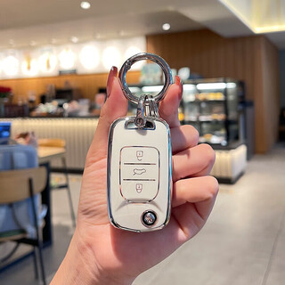 Tucker is suitable for 2024 wuling hongguang mini macaron third generation key cover gb mini s/s3 jiachenxing wuling a model milk white with silver ring buckle