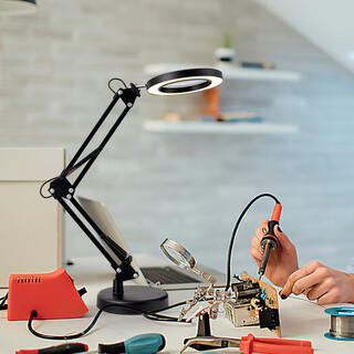 云珀护眼阅读学习灯 LED长臂美式台灯焊接鉴定维修工作折叠放大镜台灯 黑色圆底座款+金属夹子+放大镜