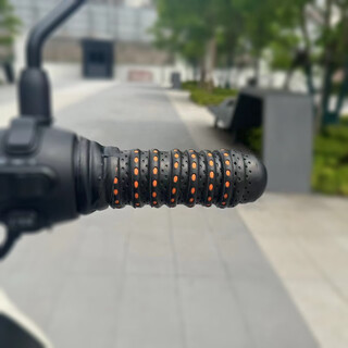Shxi bicycle handlebar cover, motorcycle handlebar cover, electric vehicle handlebar cover wrap with anti-slip sweat absorption protection handlebar rubber modification, two-color black and orange-anti-slip handlebar wrap, 1 pair