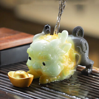 Qingbilin tea pet ornaments color-changing tea pet pixiu holding ingots can be raised creative ornaments tea ceremony tea pet tea set for father color-changing pixiu with ingots