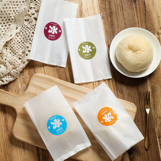 Ruoyuan junran ice bread packaging bag food grade tissue paper bag japanese baking waterproof laminating machine sealing moon cake bag snack zero 50 pieces ice bread bag + sticker 17*10*5cm