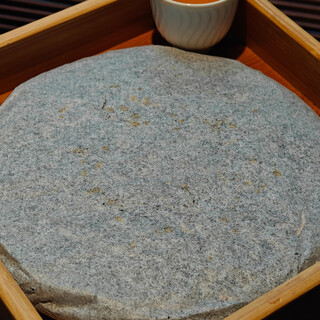 2009 private collection class chapter white paper cake ancient tree tea pu'er tea raw tea qizi cake tea 357g yunnan qizi cake