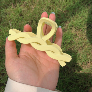 Rong xia gradient color twist frosted clip sweet girl large shark clip hair clip korean simple ins hair accessory f167 yellow 11cm