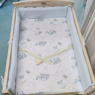 Chen yibao solid wood diaper changing table, baby care table, newborn multi-functional bathing table, bb massage table, cotton pad protector, blue bear protector cotton pad (without changing table)