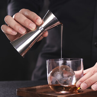 Huili's customized jg002 304 stainless steel scale wine measuring cup with capacity line cocktail measuring cup for bartending