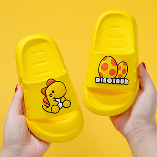 Children's slippers for summer, boys and girls, baby wear outside the home and in the bathroom, non-slip soft bottom children's cartoon dinosaur slippers, yellow, size 22, 22/23, inner length 14cm (size is too small)