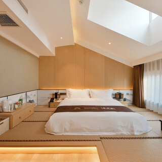 Guanda zero-pressure couch room (meditation seat & 65-inch tv projection screen)