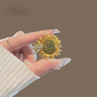 Mrs win (mrs win) cute and smart bee and sunflower brooch for women, niche design pin, temperament corsage, clothing accessories for men, bee and sunflower brooch