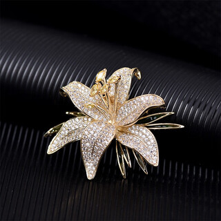 Quamer gold store peony flower brooch women's high-end luxury chinese pressed cheongsam collar pin large clothes accessories 20 golden green leaf lily 06498