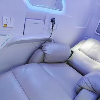 Shimian rest cabin b&b in guangzhou baiyun airport t2 terminal shimian rest single cabin (180-degree adjustable sofa bed) for 1 hour stay available period 18 00-8 00