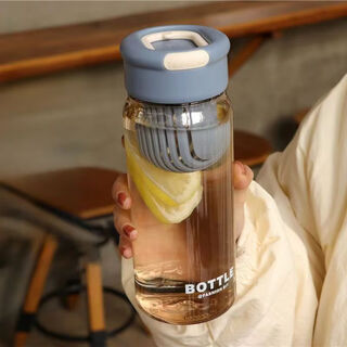 Aishubei high-looking large-capacity water cup for boys and girls with tea divider plastic cup for students sports scale portable cup portable tea divider space cup - gray 650ml + cup brush