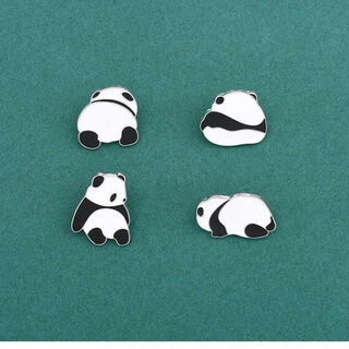 Cute giant panda brooch ins cartoon animal metal badge chinese style super cute student schoolbag pendant pin panda four-piece set gift box