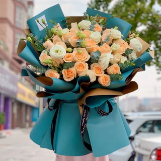 Lingxiang flower express champagne rose bouquet confessing love to girlfriend and wife as a birthday gift nationwide delivery 33 champagne rose bouquets