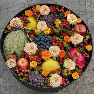 Airi flower and fruit gift box french fruit gift box fruit basket city express delivery birthday gift for elders wife and girlfriend my princess cantaloupe blueberry grape mangosteen fruit flower gift box