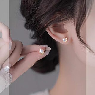 Qi xiaomi s999 silver needle simple freshwater pearl earrings for women new 2025 year of the snake versatile earrings high-end design earrings pair