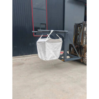 Smvp forklift heightening lifting arm loading and unloading ton bag glass forklift heightening modified ton bag rack 2 tons 0.8 meters high total length 2.2 meters