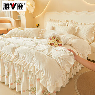 Yalu high-end embroidered baby velvet quilted bed skirt four-piece set thickened warm lotus leaf lace quilt cover plus rose-off-white bed skirt style 1.5m four-piece set