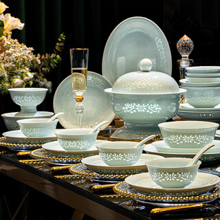Jingdezhen celadon exquisite porcelain bowls, plates and tableware set, high-end ceramic dishes and chopsticks set, exquisite housewarming gift, lianzhen celadon exquisite porcelain, 70-piece set in leather suitcase