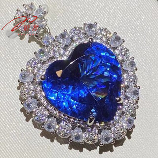 Extravagant and extravagant heart-shaped sapphire and tanzanite pendant, clean and flawless to the naked eye, 925 silver plated with 18k gold, extra-large heart-shaped sapphire and tanzanite pendant.