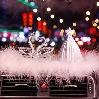 Litian car ornaments goddess style crystal swan car perfume sense ladies car decoration fashion car interior accessories white swan + white feather cushion + wedding dress