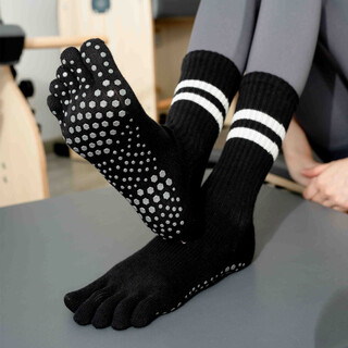 Lulu autumn and winter thickened non-slip yoga socks women's mid-calf double five-finger socks professional sports dance pilates socks black one size (35-40)