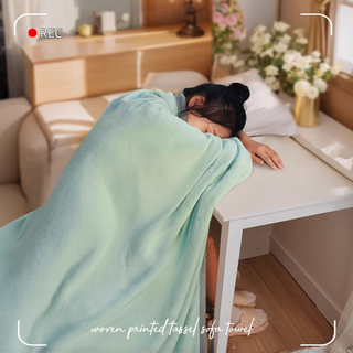 Fantasy milk fleece blanket winter thickened small blanket office nap blanket primary school coral fleece blanket yt vibrant green double-sided milk fleece anti-static and easy to shed 1.5x2.0m suitable for 1.2m wide bed/single blanket can be covered