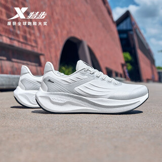 特步后盾跑步鞋运动鞋秋冬新款轻便减震回弹防滑防泼水男子跑鞋