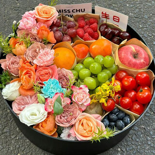 Airi flowers and fruits gift box french fruit gift box fruit basket city express delivery birthday gift for elder wife and girlfriend flower shadow fruity blueberry green apple orange fruit flower gift box