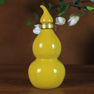Sangutang sangutang wine bottle treasure gourd ceramic one jin jin is equal to 0.5 kg. vinegar empty bottle wine jar household sealed white wine pot 500ml. one jin jin is equal to 0.5 kg. packed (yellow) gourd 500ml