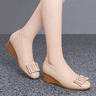 Fuguiniao wedge-heeled shoes for women with soft soles and top-layer cowhide 2024 new spring style four-season mid-heel middle-aged mother ladies leather shoes apricot 39