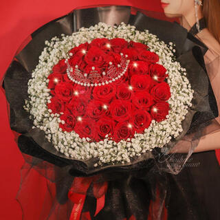 Baihua pavilion flowers roses gypsophila new year's day bouquet birthday gift real flowers for girlfriend same-city delivery three lives three worlds 33 red roses + gypsophila + crown | dyg03