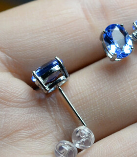 Chi pan picked up blue topaz earrings for women, tanzanite blue s925 silver inlaid with princess diana's four claws, simple oval earrings, simple style