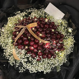 Baihuaguan flowers, roses, fruits, strawberries and cherries bouquet birthday gift for girlfriend and lover. delivery within 1 hour in the same city. pick one out of 100, 52 cherries | dyp49