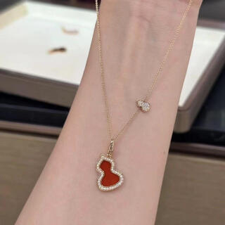 Senyong kirin style gourd necklace 18k gold female natural mother-of-pearl chalcedony exquisite clavicle chain fulu pendant valentine's day medium carnelian rose gold