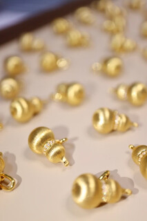 Junbu's best-selling gourd pendant 18k gold gourd pendant with brushed technology inlaid with moissanite and free silver chain 18k gold gourd pendant (free silver chain)