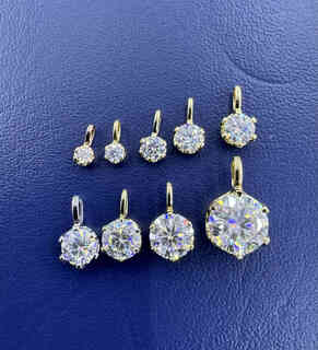 Pop pure 18k gold gold sparkling six-claw moissanite light luxury simple versatile pendant with gold and diamond road pass diy 18k yellow moissanite 20 points (1 piece)