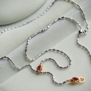 Oemgin style tanzanite mother-of-pearl pendant snake chain, a multi-purpose s925 sterling silver gold-plated high-end sweater chain, the same ruby universal chain sterling silver